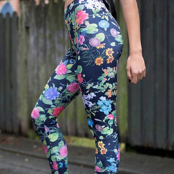 Blackmilk Bloom Loom Leggins - Picture 2 of 4